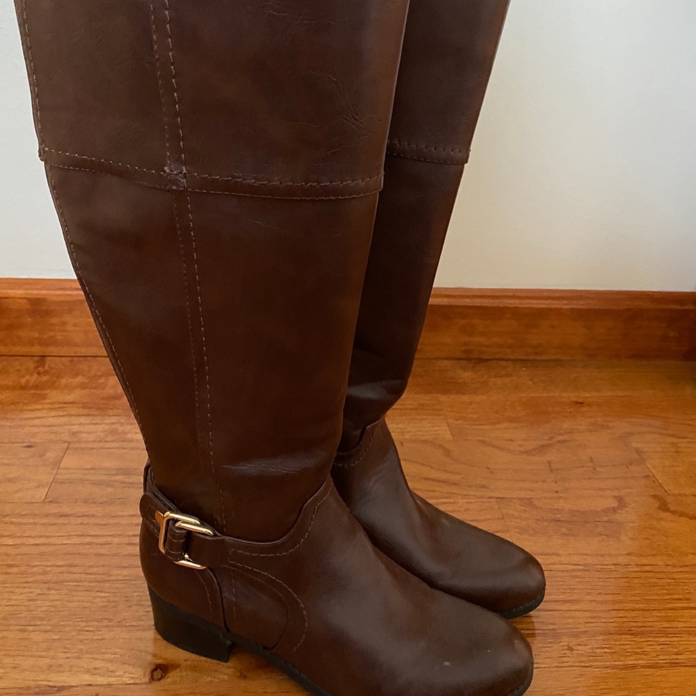Unisa Boots - size 7